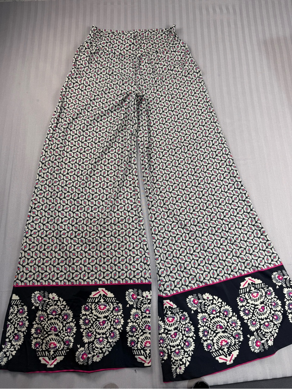 Aryeh Size S Floral Border Print Wide Leg Palazzo Pants